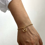 Carica l'immagine nel visualizzatore di Gallery, Bracciale Dolcetto CACAO Jewels indossato per mostrarne proporzioni e vestibilità.
