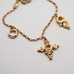Carica l'immagine nel visualizzatore di Gallery, Particolare dei diversi elementi del Bracciale Bisanzio CACAO Jewels e della lavorazione artigianale del metallo.
