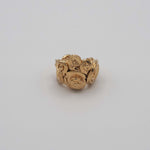 Carica l'immagine nel visualizzatore di Gallery, Vista generale dell'Earcuff Corona in ottone placcato in oro 18 carati della Collezione Flavia.
