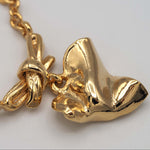 Carica l'immagine nel visualizzatore di Gallery, Dettaglio della lavorazione artigianale del fiocco e del cuore stropicciato della Collana Mon Amour CACAO Jewels.
