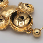 Carica l'immagine nel visualizzatore di Gallery, Particolare della lavorazione artigianale e dei volumi degli Orecchini Nuvola CACAO Jewels.
