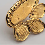 Carica l'immagine nel visualizzatore di Gallery, Particolare della lavorazione artigianale e delle diverse superfici degli Orecchini Paesaggio CACAO Jewels.

