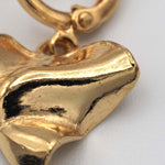 Carica l'immagine nel visualizzatore di Gallery, Superficie modellata a mano degli Orecchini Cuori Mini CACAO Jewels.
