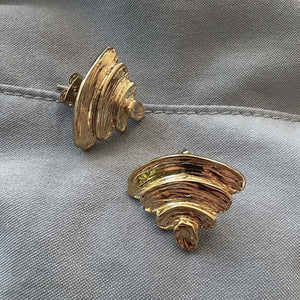 orecchini a lobo arcobaleno di CACAO Jewels. voluminosi, lavorati a mano, luminosi. allergici, nickel free.