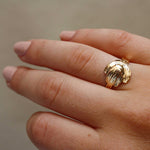 Carica l&#39;immagine nel visualizzatore di Gallery, anello fasciante, cacao jewels, rings, oro, hand made,  gold, anni 50, vintage, Ava Gardner
